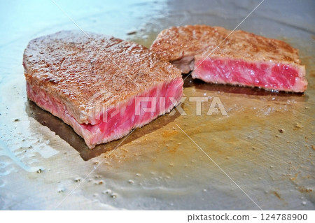 Delicious Kuroge Wagyu Beef steak Delicious Kuroge Wagyu Beef steak 124788900