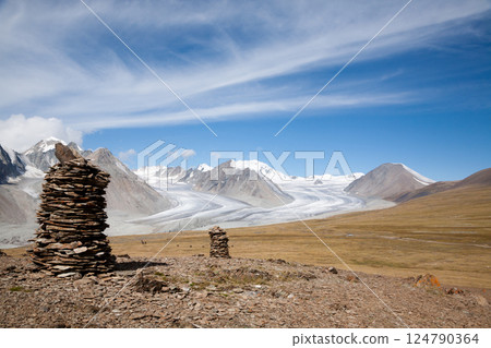 Presidential ovoo in Altai Tavan Bogd National Park, Mongolia 124790364