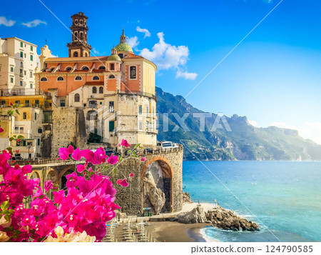 Amalfi coast, Italy 124790585