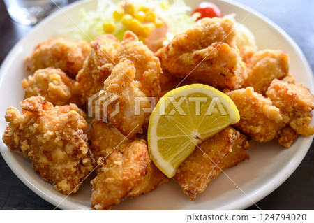 Fried chicken  124794020