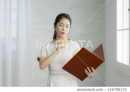 美容師 美容師 124798152