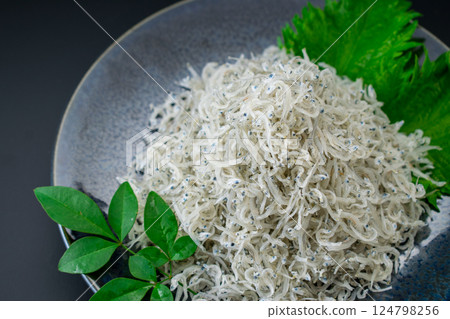 Boiled whitebait served on a plate 124798256