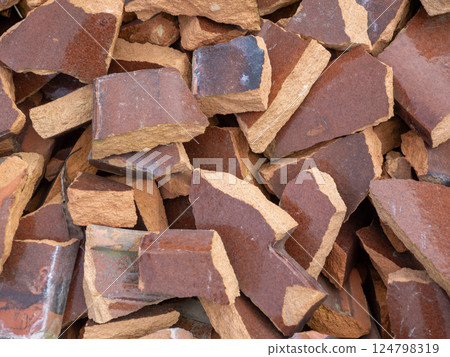 散落的磁磚 124798319