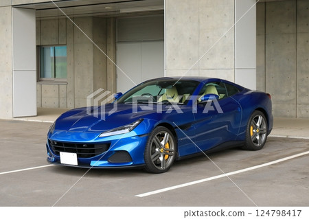 Italian sports car 124798417