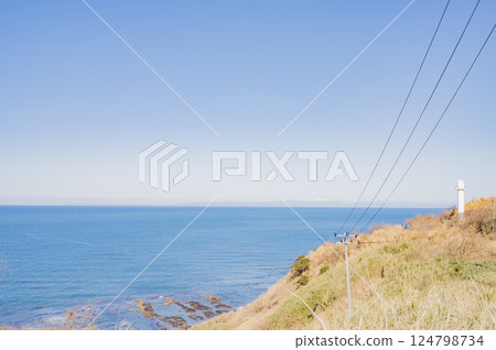 椎葉花燈臺與日本海（柏崎市） 124798734