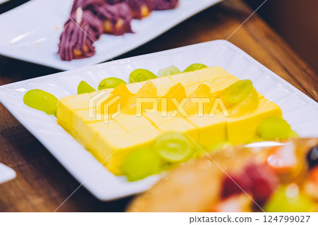 Dessert buffet Dessert buffet 124799027
