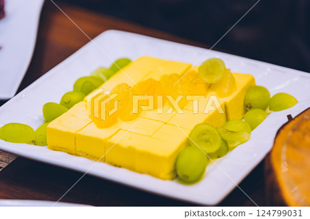 Dessert buffet 124799031