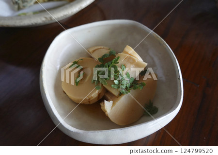 Simmered bamboo shoots Simmered bamboo shoots 124799520