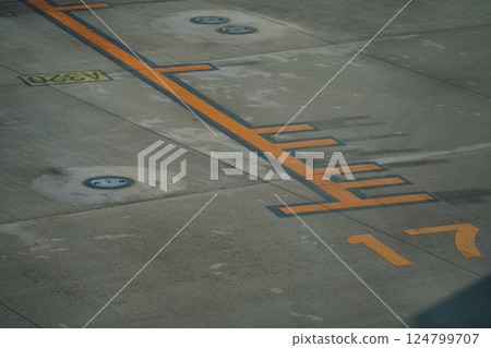 停機坪標線 124799707