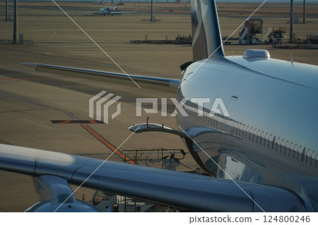 飛機尾部 124800246