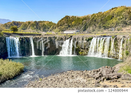 Waterfall of Hatassiri Waterfall of Hatassiri 124800944
