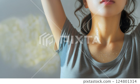 想像女人腋下汗液的氣味。 想像女人腋下汗液的氣味。 124801314