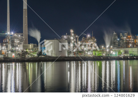 [山口縣周南德山港町的工廠夜景] 124801629