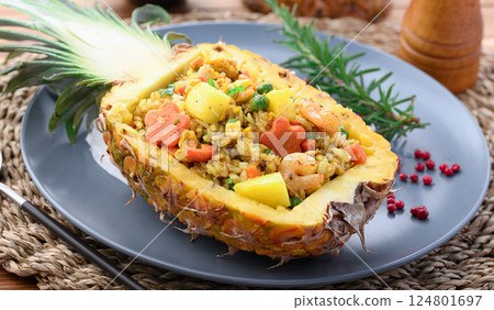 Pineapple rice (pineapple fried rice) Khao Pad Saparot Pineapple rice (pineapple fried rice) Khao Pad Saparot 124801697