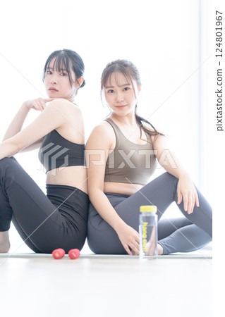 Beauty image of a young woman in training wear 124801967