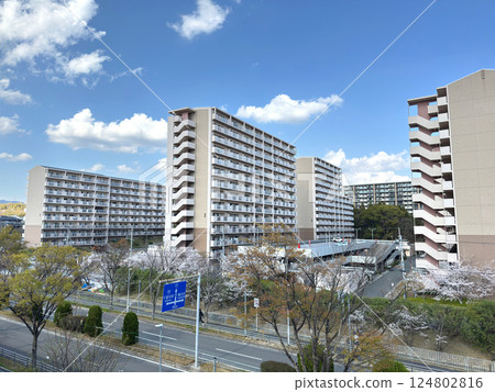 Osaka Prefectural Housing Corporation housing complex (OPH Kitasenri Station, Fujishirodai, Suita City, Osaka Prefecture) 124802816