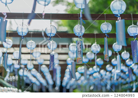 Shot of the wind chimes of Shizumoto Shrine in Shimamoto Town, Mishima-gun, Osaka Prefecture Shot of the wind chimes of Shizumoto Shrine in Shimamoto Town, Mishima-gun, Osaka Prefecture 124804993