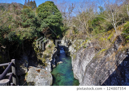 奧矢馬溪：馬林峽翠綠的峽谷 124807354