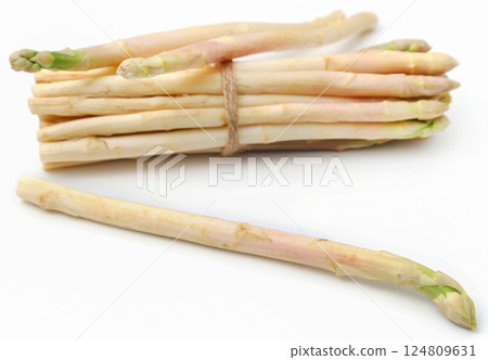 German White Asparagus German White Asparagus 124809631
