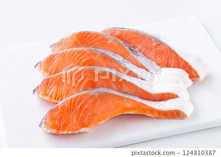 Salmon fillet Salmon fillet 124810387