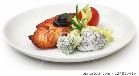 Fried chicken with rosemary 124810419