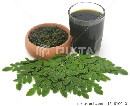 Moringa leaves with extract 124810640