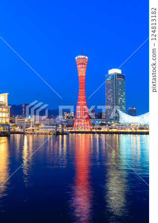 Spring evening at Kobe Port, Kobe City, Hyogo Prefecture Spring evening at Kobe Port, Kobe City, Hyogo Prefecture 124813182