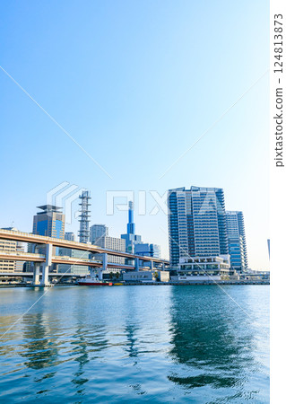Spring view of Kobe cityscape from Kobe Port Earthquake Memorial Park 124813873