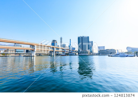 Spring view of Kobe cityscape from Kobe Port Earthquake Memorial Park 124813874