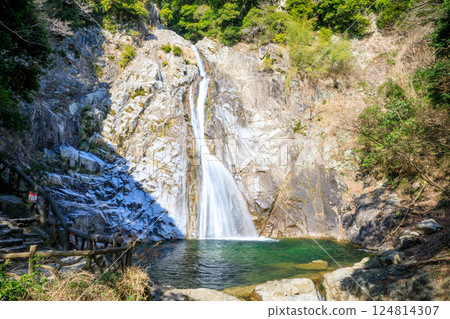 Nunobiki Falls in spring, Kobe, Hyogo Prefecture 124814307