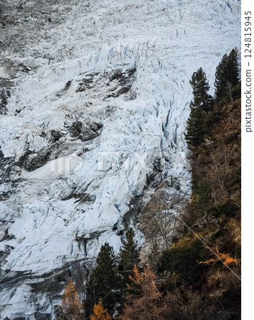 Glacier des Bossons melting in chamonix, france, showing climate change impact 124815945