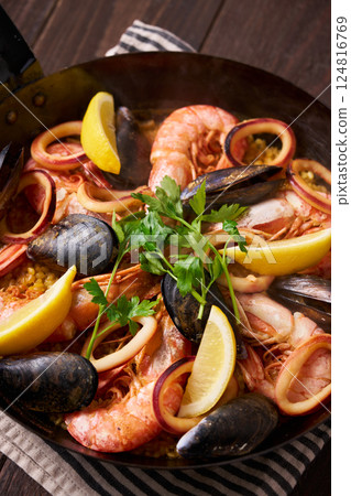 Paella made in a frying pan 124816769
