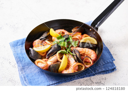 用煎鍋做的海鮮飯 124818180