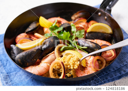 用煎鍋做的海鮮飯 124818186