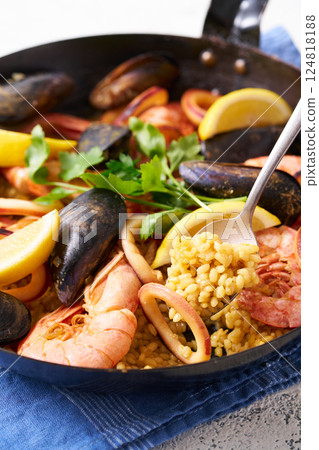 Paella made in a frying pan 124818188