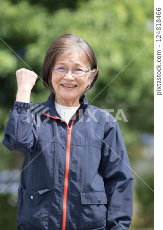 Let's work hard to stay healthy and exercise! Fist pump - Image of health for elderly (senior) women 124818466