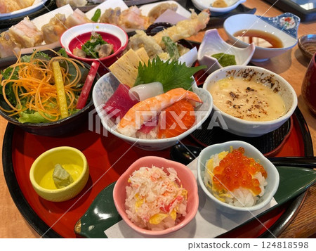 Seafood chopsticks 124818598
