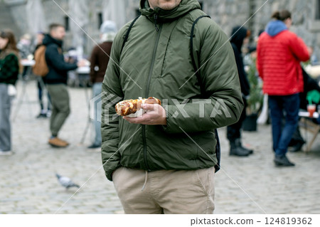 Street Food in Winter Urban Setting 124819362