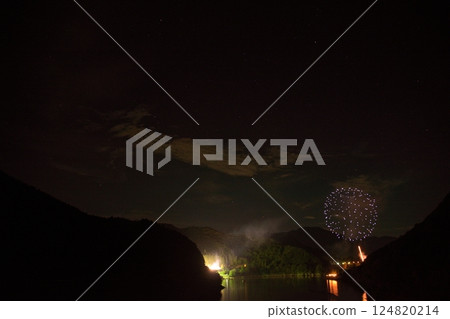 Nakatsu City (Yabakei Town) Lake Yabakei Festival Fireworks Display 124820214