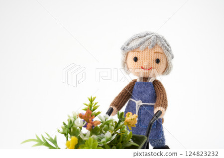 Amigurumi 娃娃：老年生活形象 124823232