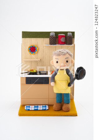Amigurumi dolls: Senior life image Amigurumi dolls: Senior life image 124823247