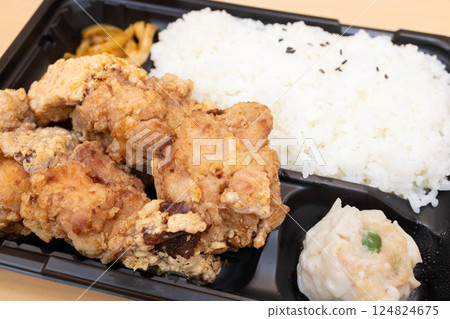 美味的油炸午餐盒 124824675