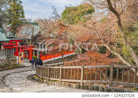 View of Sanko Inari Shrine and Sarutahiko Shrine near Inuyama Castle in Inuyama City (Aichi Prefecture) 124825526