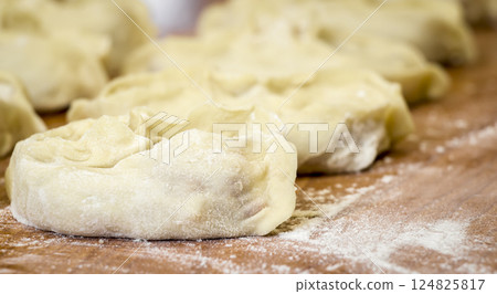 Manual cooking dumplings Manual cooking dumplings 124825817