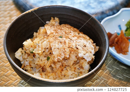 Garlic rice 124827725