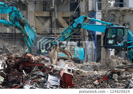 鋼筋混凝土建築拆除現場 124828824