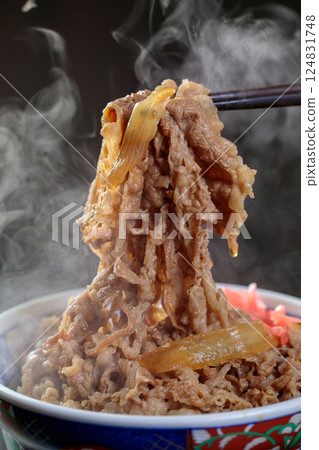 beef bowl  124831748