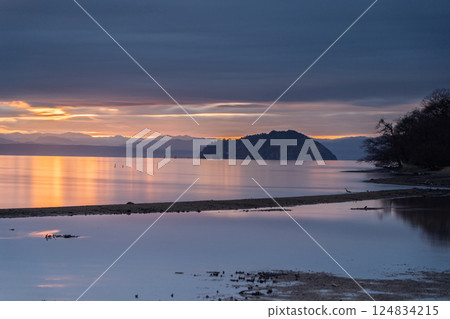 滋賀縣長濱市港北町尾上的冬夜攝影 滋賀縣長濱市港北町尾上的冬夜攝影 124834215