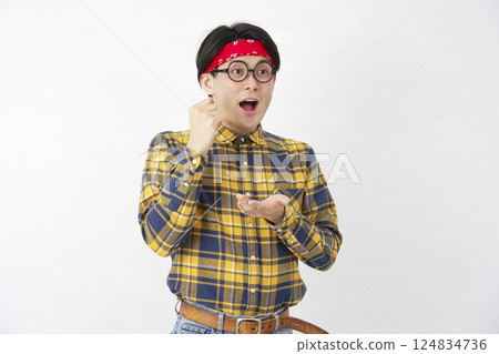 秋葉原風格男性靈感白色背景 124834736