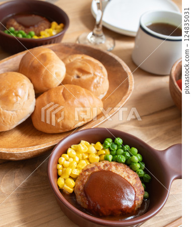 Hamburg steak with demi-glace sauce as the main dish Hamburg steak with demi-glace sauce as the main dish 124835031